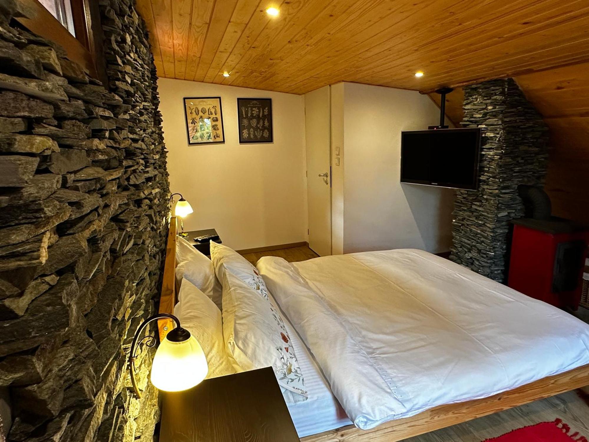 Mountain Chalet - Cabana La Muntele Baisorii Muntele Cacovei  Екстериор снимка