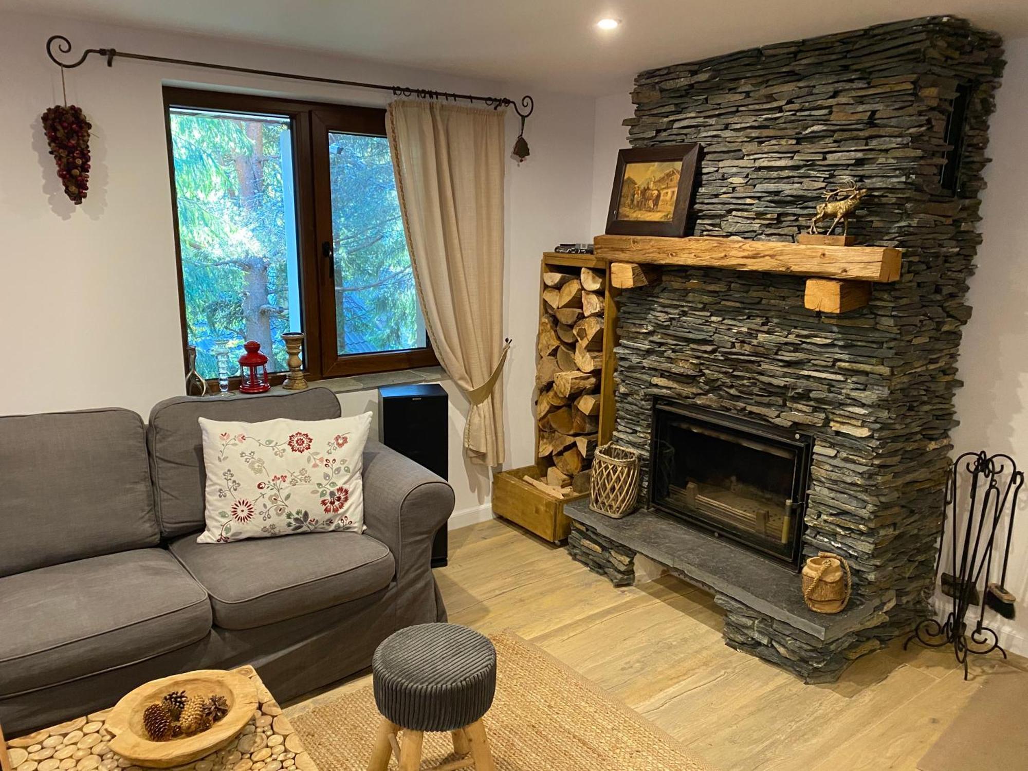 Mountain Chalet - Cabana La Muntele Baisorii Muntele Cacovei  Екстериор снимка